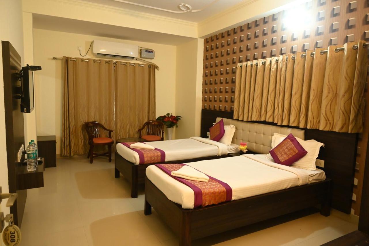 Ganga Darshanam Guesthouse At Dashashwamedh Ghat Bénarès Extérieur photo