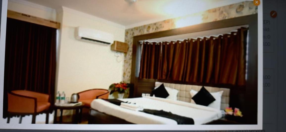 Ganga Darshanam Guesthouse At Dashashwamedh Ghat Bénarès Extérieur photo